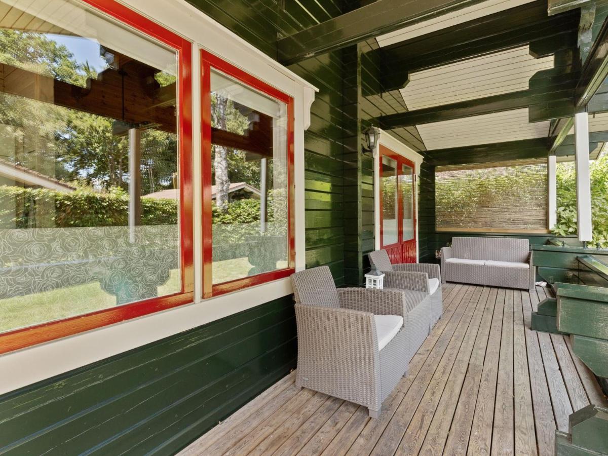 Luxurious Chalet In Guelders By The Forest Hulshorst Exterior photo